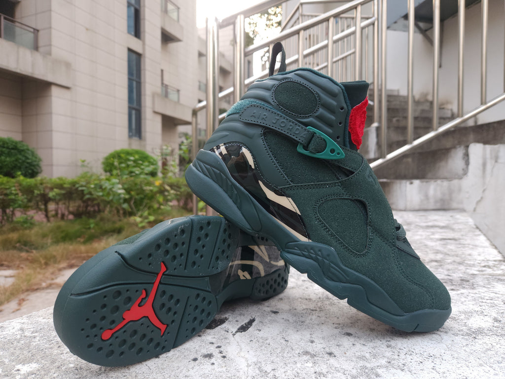 Air Jordan 8 Retro “Dark Green Red”