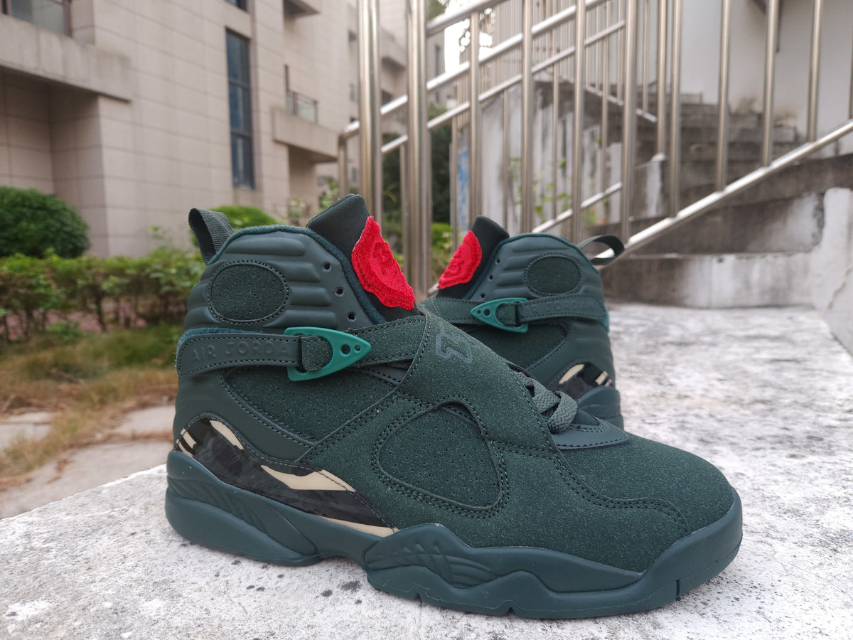 Air Jordan 8 Retro “Dark Green Red”