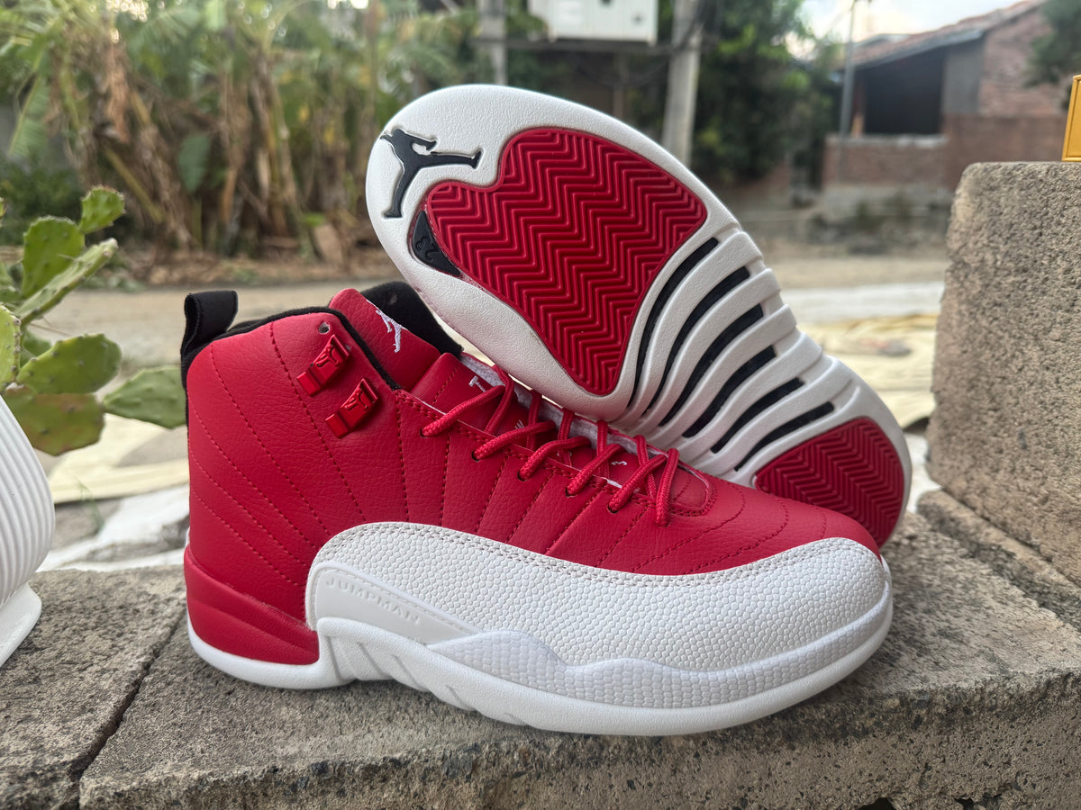 Air Jordan 12 Retro 'Gym Red' (2016)
