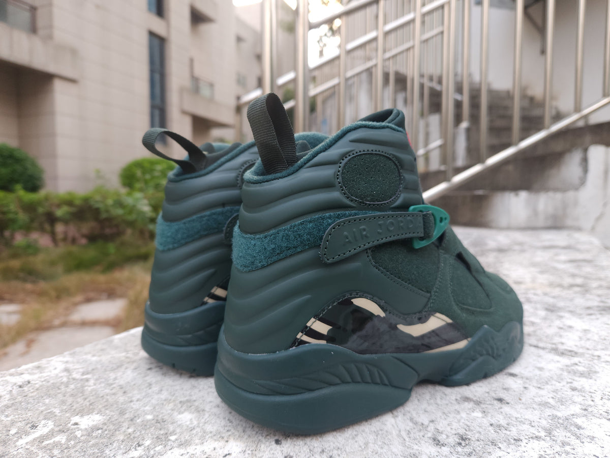 Air Jordan 8 Retro “Dark Green Red”