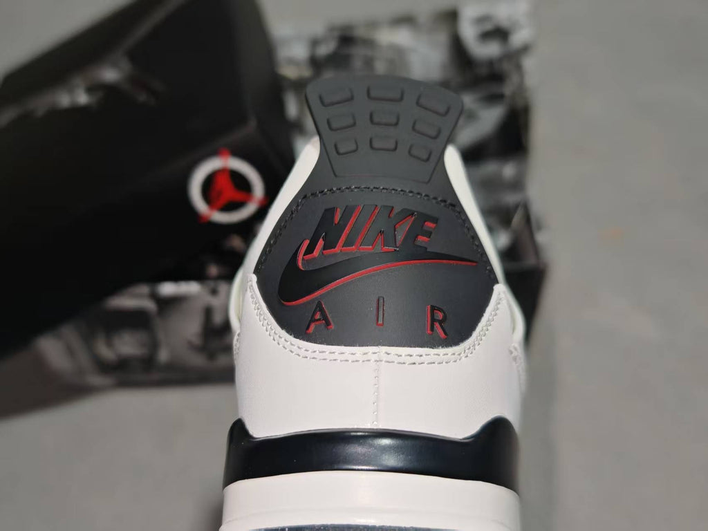 Air Jordan 4 Retro “Flight Club”